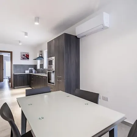 New Penthouse Close To The Seafront By Sf Homes アパート *