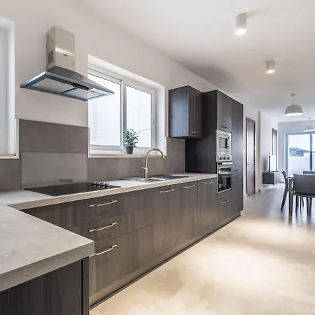 New Penthouse Close To The Seafront By Sf Homes セント・ポールズ・ベイ